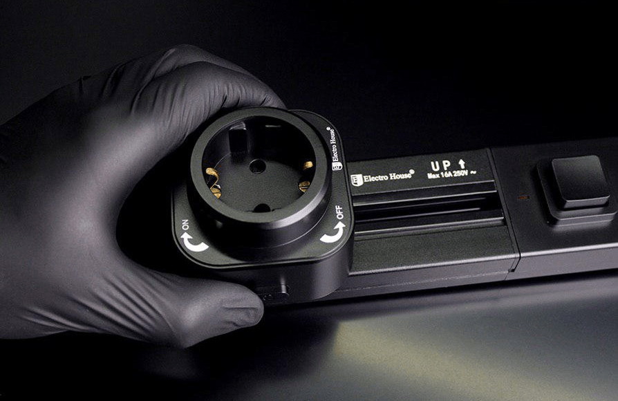 Șina aparentă/încastrabila pentru sistem prize neagră din aluminiu  2M