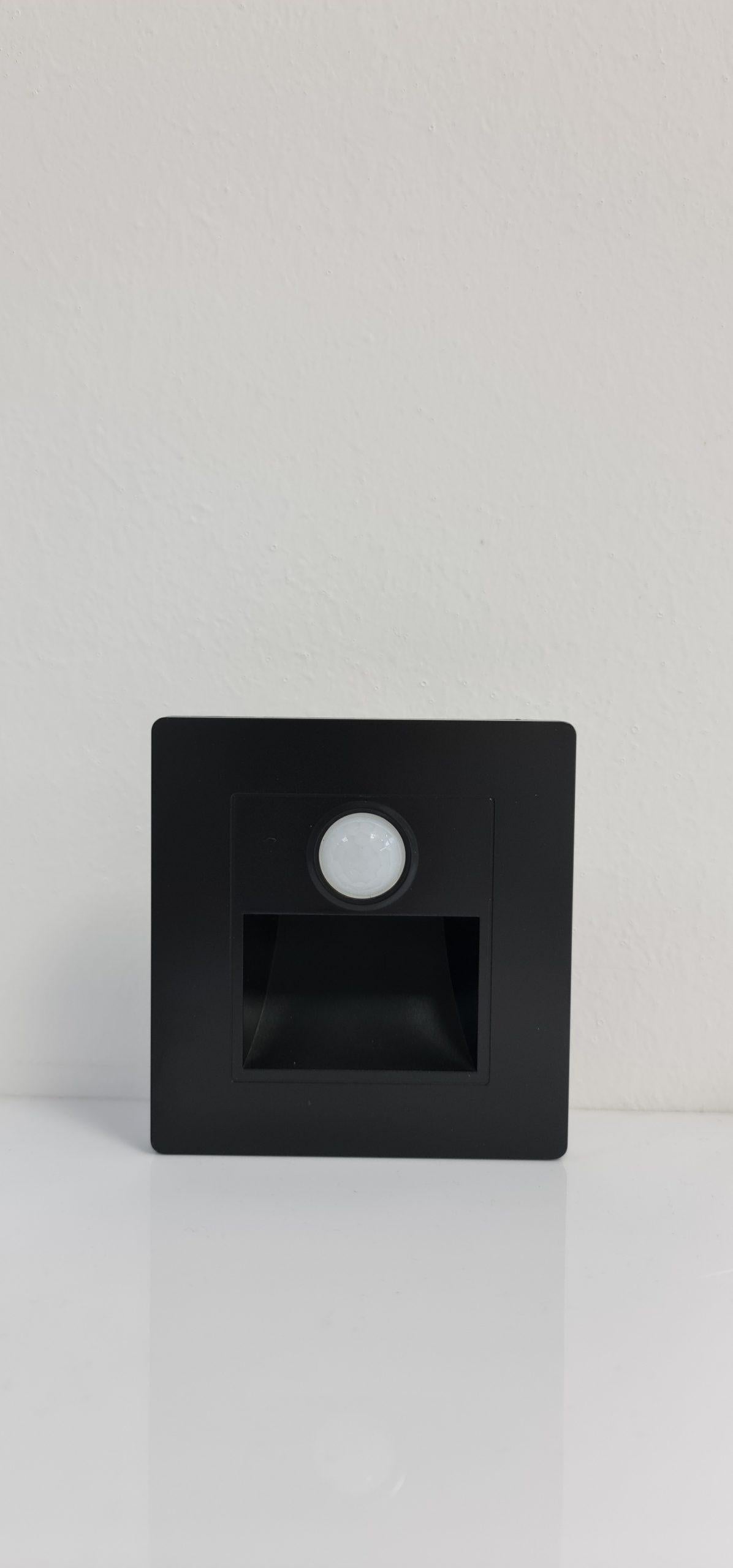 Lampă LED  3W scară/hol, neagră, senzor prezență + senzor crepuscular, lumină neutră